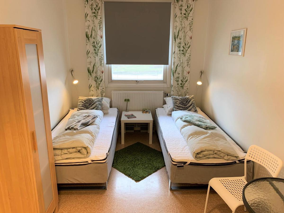 Haellefors Vandrarhem-Hostel & Kanotcenter Екстер'єр фото