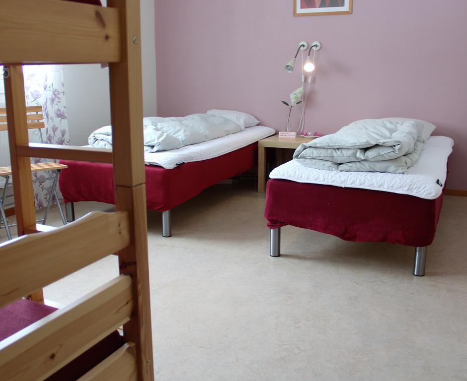 Haellefors Vandrarhem-Hostel & Kanotcenter Екстер'єр фото