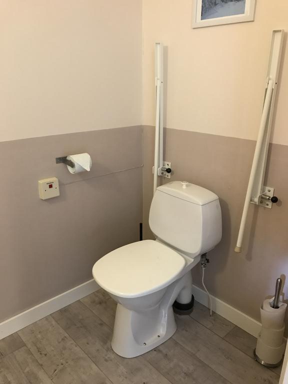 Haellefors Vandrarhem-Hostel & Kanotcenter Екстер'єр фото
